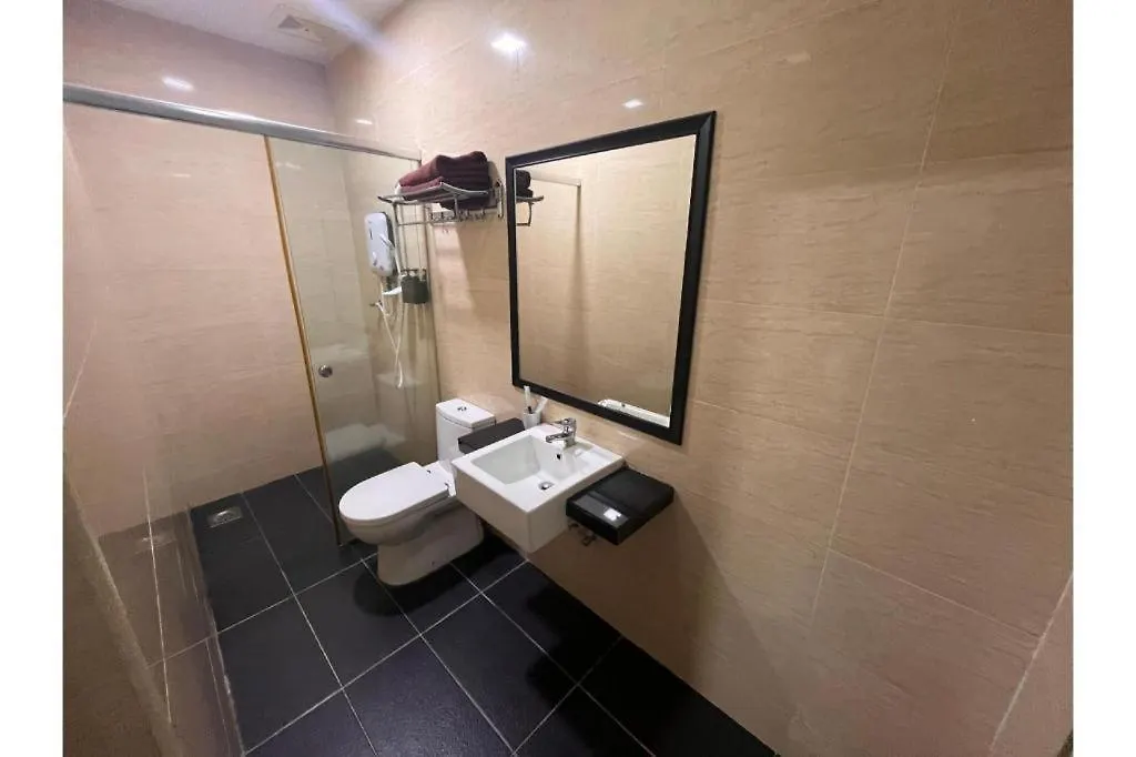 Capital O 91074 Grand World Hotel Johor Bahru
