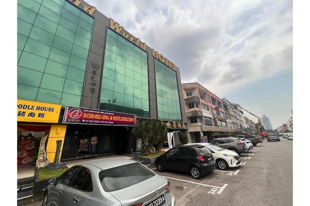 Capital O 91074 Grand World Hotel Johor Bahru
