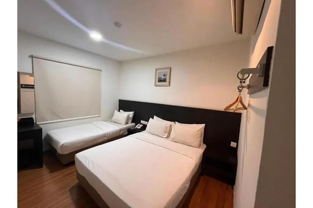 Capital O 91074 Grand World Hotel Johor Bahru