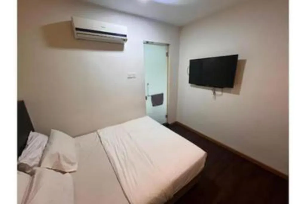 Capital O 91074 Grand World Hotel Johor Bahru