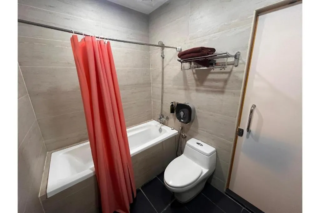 Grand World Hotel Johor Bahru 2*,  Malaysia