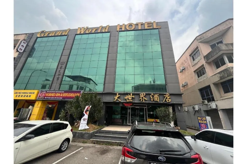 Capital O 91074 Grand World Hotel Johor Bahru