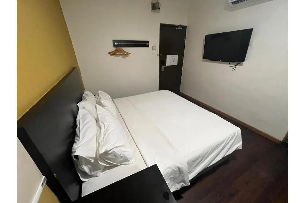 Capital O 91074 Grand World Hotel Johor Bahru