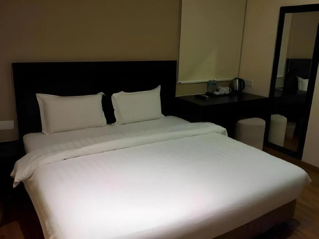 Capital O 91074 Grand World Hotel Johor Bahru 2*,  Malezja