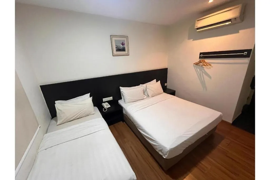 Capital O 91074 Grand World Hotel Johor Bahru